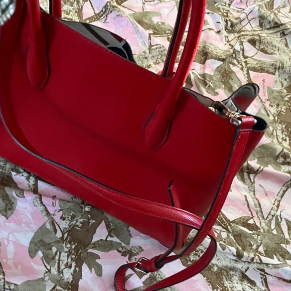 Kate spade ♠️ Red Pebbled Leather Tote with Top Handles - Picture 5 of 9